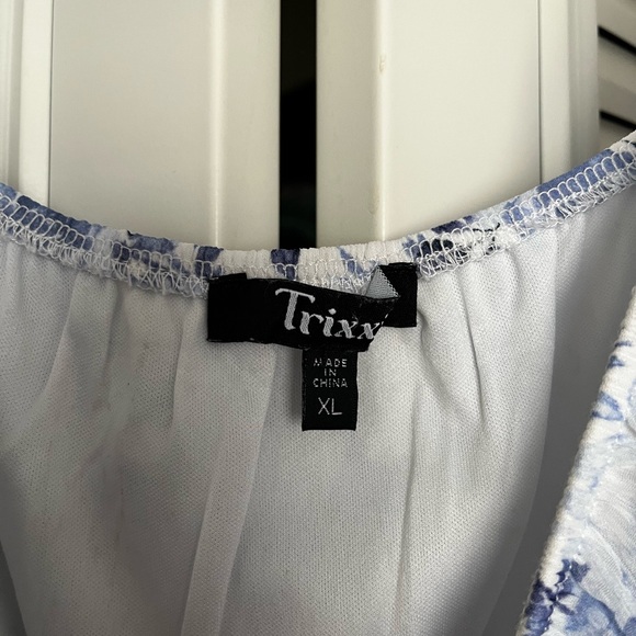 Elegant Spring/Summer Dress - Picture 3 of 3